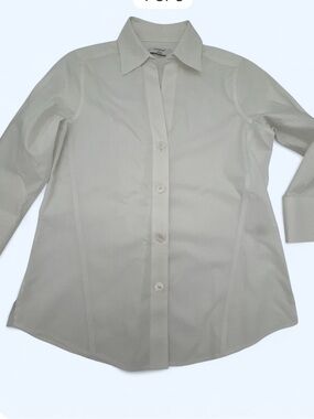 Foxcroft Classic women’s White Button-Up Shirt 3/4 sleeves, no iron, size 2